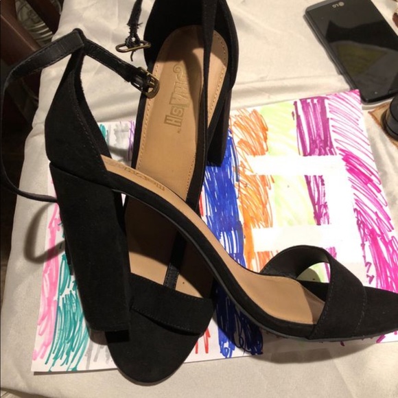 Shoes - Picture 2 of 5